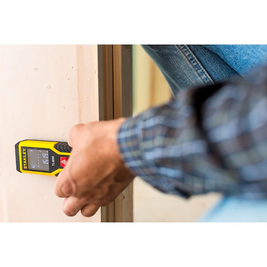 medidor-laser-15-m-tlm50-stanley-chavevertical-com-5.webp